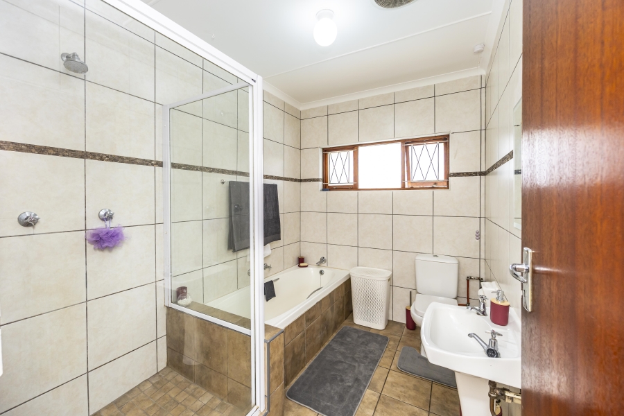 To Let 3 Bedroom Property for Rent in Beacon Bay Eastern Cape